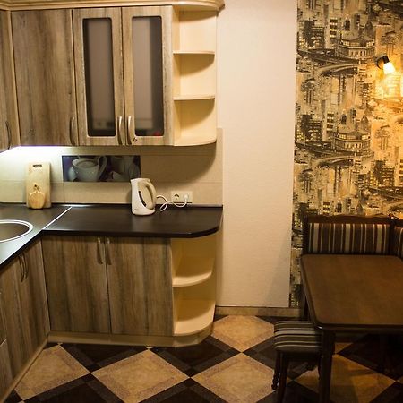 Hostel Q ,15 Хв До Жд Вокзалу Lviv Ngoại thất bức ảnh