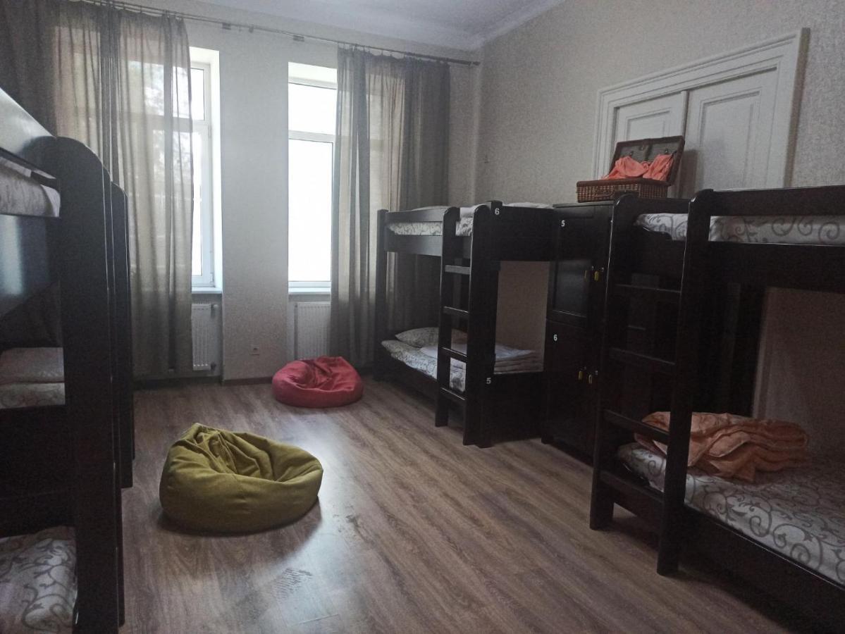 Hostel Q ,15 Хв До Жд Вокзалу Lviv Ngoại thất bức ảnh