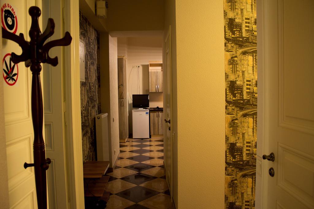 Hostel Q ,15 Хв До Жд Вокзалу Lviv Ngoại thất bức ảnh