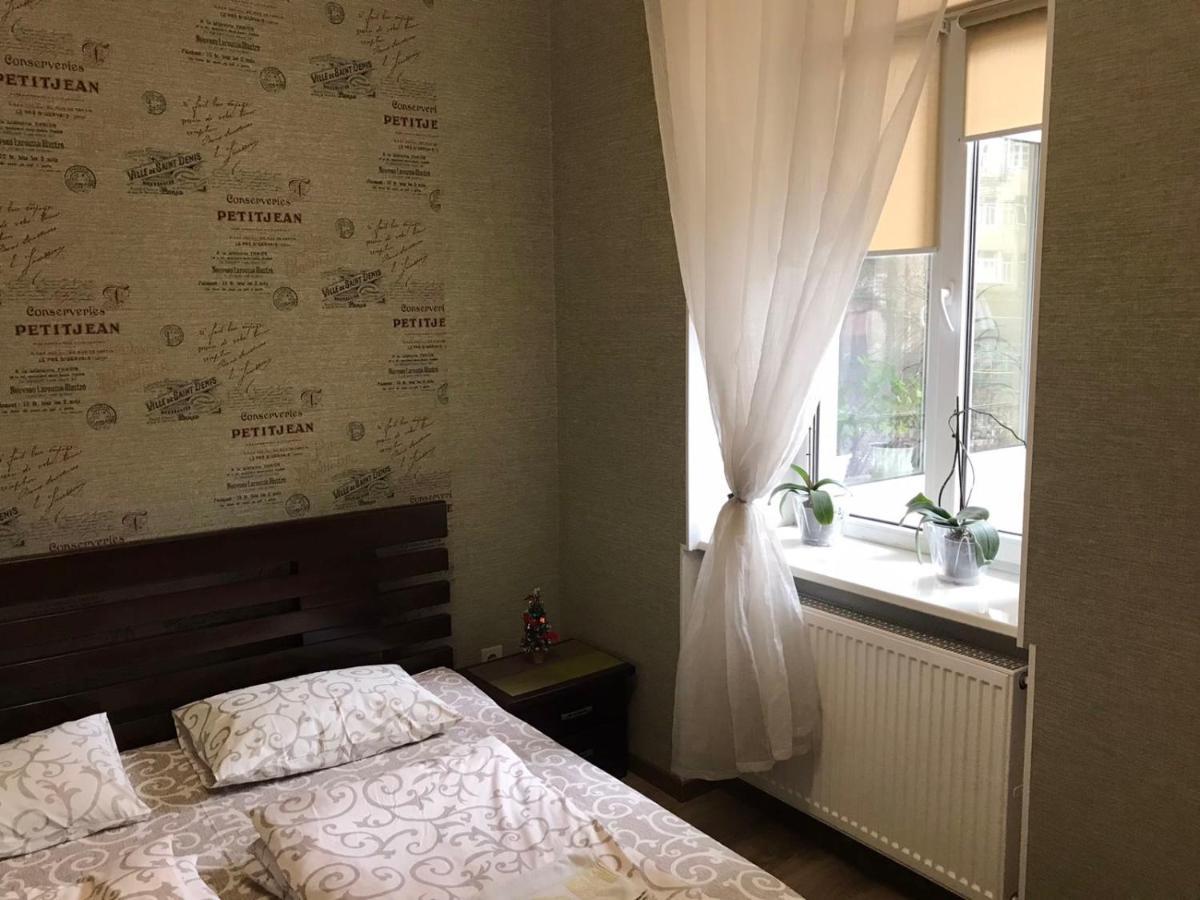 Hostel Q ,15 Хв До Жд Вокзалу Lviv Ngoại thất bức ảnh